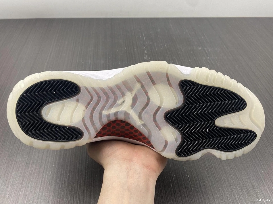 Air Jordan Low 11 72-10 AV2187-001 0126